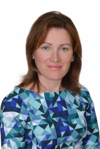 Воспитатель высшей квалификационной категории Демко Рамиля Харисовна.